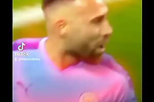 Edit de otamendi