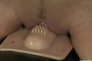 Temporary Latina squirting on Sybian